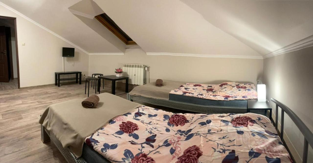 Bar Europa Bed & Breakfast Koscielec Exterior foto